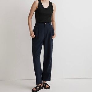 Madewell tailored tapered pant in navy